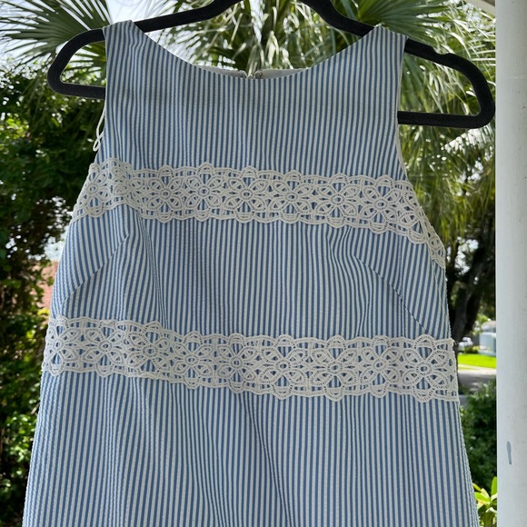London fog size 6 blue and white stripe dress with white lace details - Picture 2 of 7